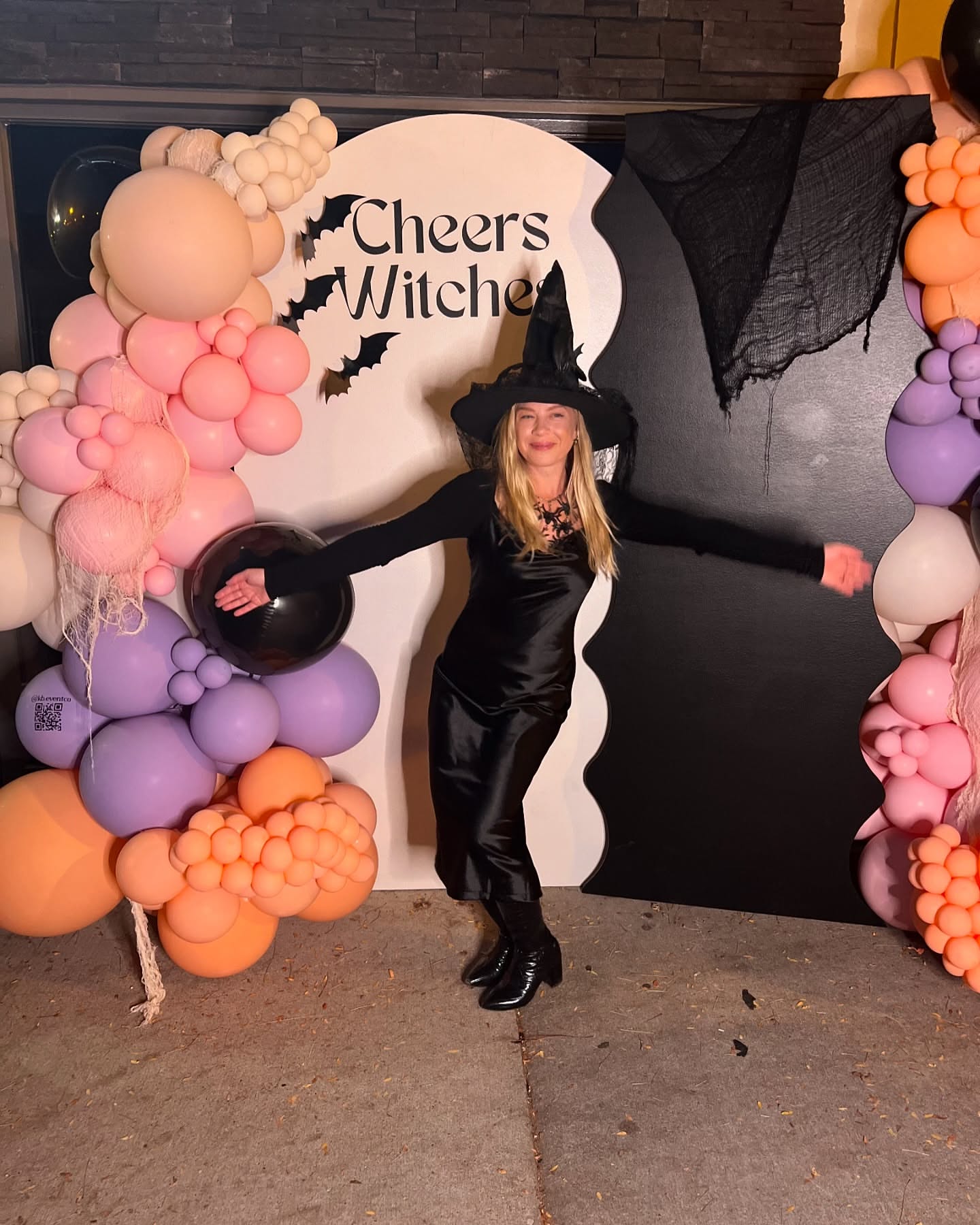 Let spooky SzN commence 🧹👻🖤🦇✨🍂🎃 Starting the season with the OG WITCHES NIGHT in downtown Howell is always so fun!...Beauty Giveaways by Womens-Resources